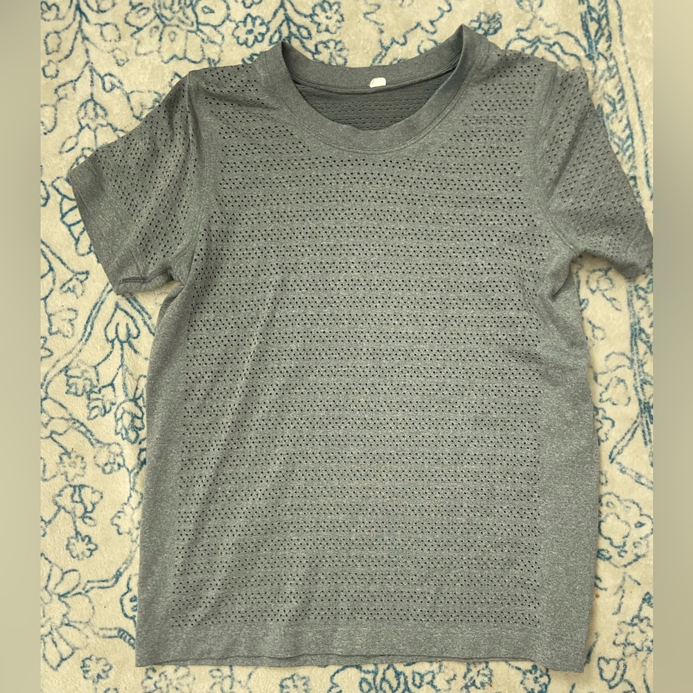LULULEMON breathable workout shirt